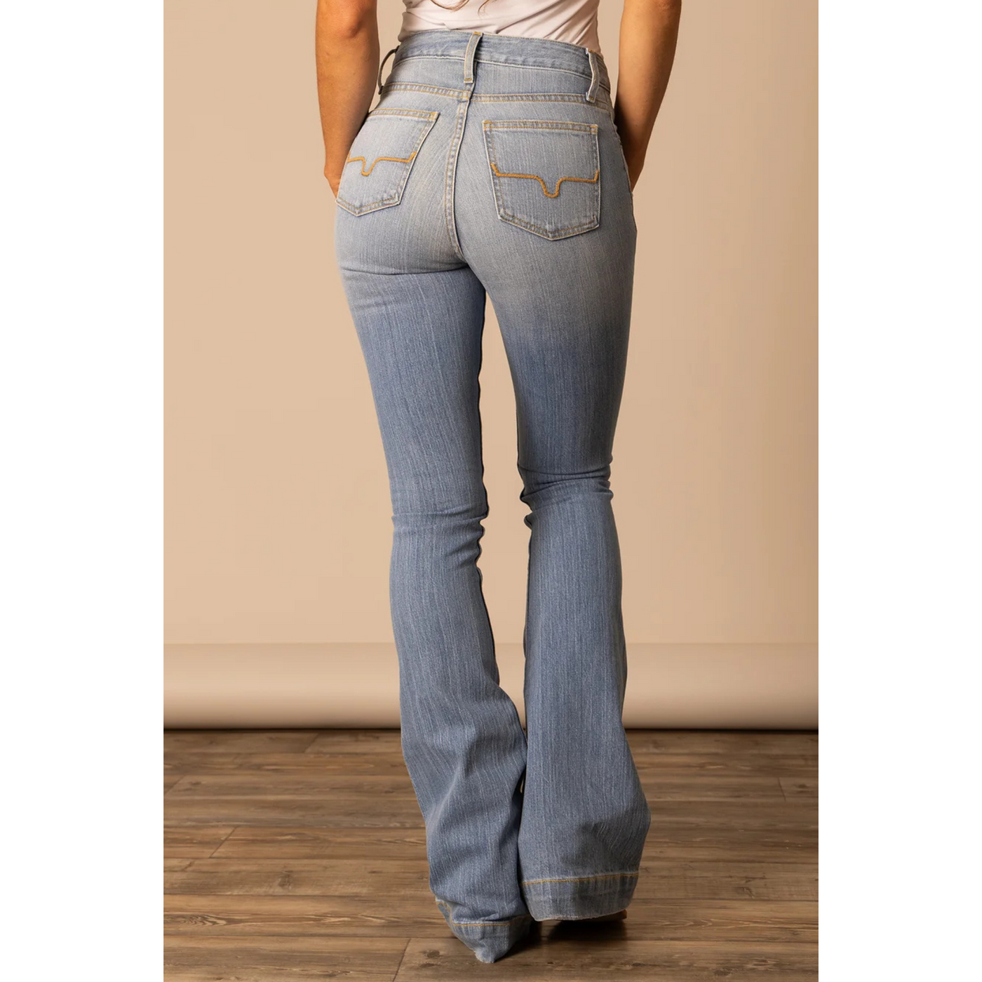 Jennifer Light Wash Jean