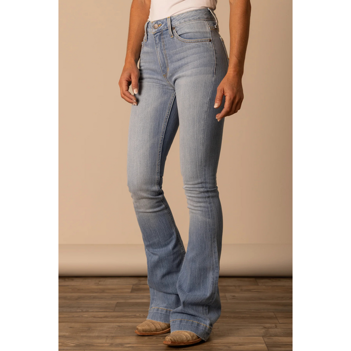 Jennifer Light Wash Jean | Dixie's