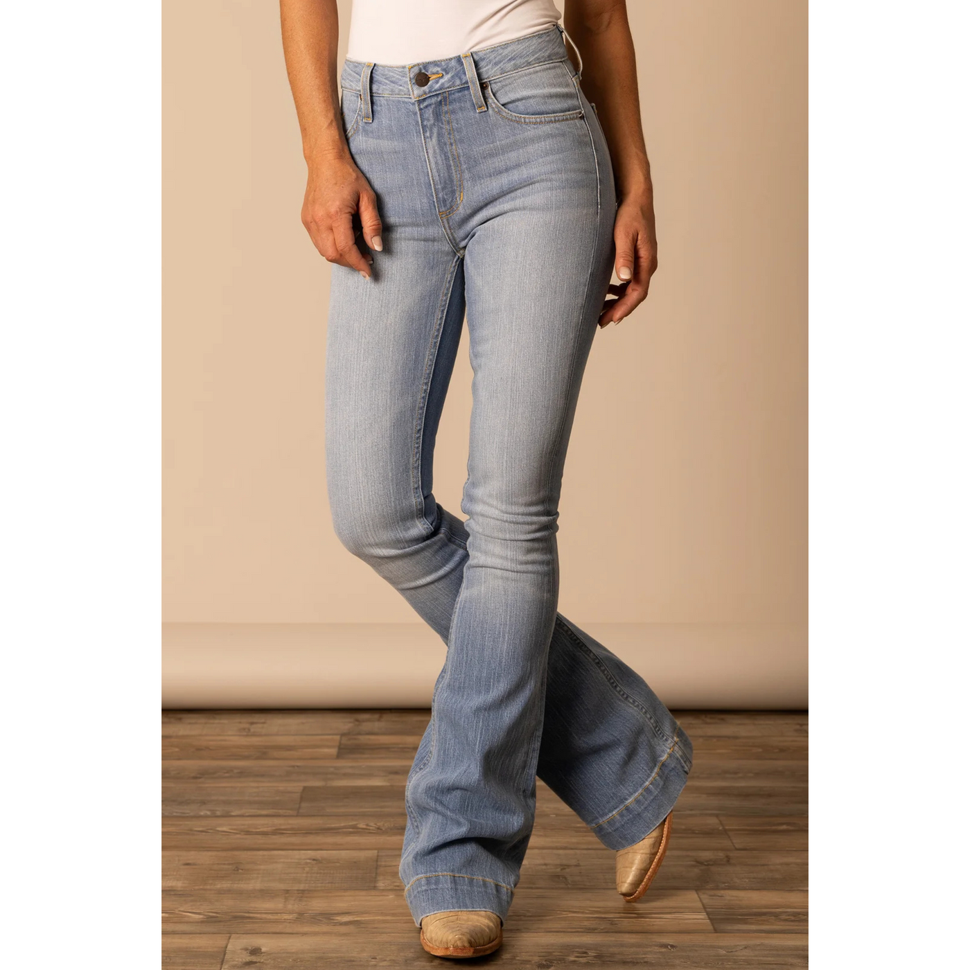 High Rise Light Wash Flare Jeans Womens Light Wash High-Rise Wide Leg Jeans Trendy Women High Rise Light Wash Flare Jeans Womens Light Wash High-Rise Wide Leg Jeans Trendy Women